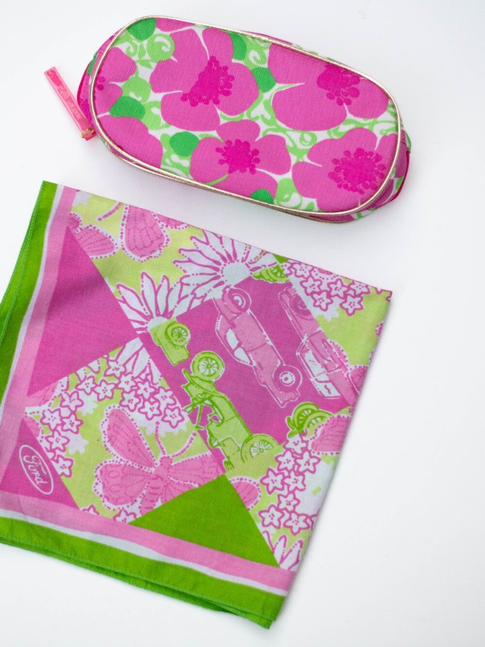 Lilly Pulitzer Tote & Breast Cancer Scarf Bundle + NWT Estee Lauder Cosmetic Bag - Picture 2 of 8